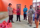 Polres-Pegunungan-Arfak-Salurkan-Bantuan-Sembako-kepada-Warga-Terdampak-Longsor-di-Kampung-Jim