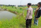 Bhabinkamtibmas-Trosobo-Cek-Kolam-Lele-Dukung-Ketahanan-Pangan
