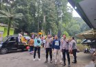 Polsek-Krembung-Amankan-Persembahyangan-Piodalan-di-Pura-Penataran-Agung-Margo-Wening