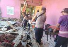 Gotong-Royong,-Kapolsek-Gedangan-Pimpin-Kerja-Bakti-Bersihkan-Rumah-Warga