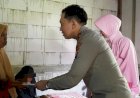 Polri-Untuk-Masyarakat--Kapolres-Bojonegoro-Beri-Bantuan-Anak-Difabel