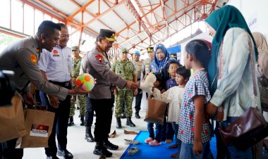 Kapolri-Tinjau-Kesiapan-Pelayanan-dan-Pengamanan-Nataru-di-Stasiun-Tawang-Semarang