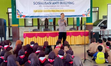 Kanit-Binmas-Polsek-Buduran-Edukasi-Pelajar-SD-Negeri-Dukuh-Tengah-Tentang-Anti-Bullying-dan-Bahaya-Pergaulan-Bebas