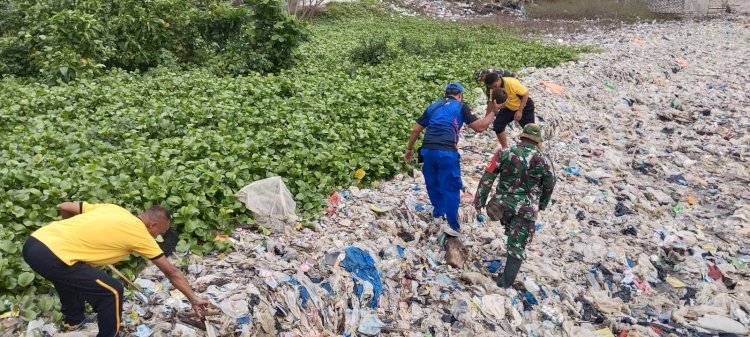 Peduli Lingkungan Aksi Nyata Satpolairud Polres Bangkalan dalam
